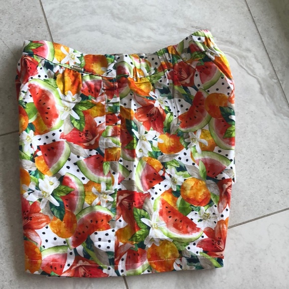- Floral cotton shorts ruffle detail - Picture 9 of 10